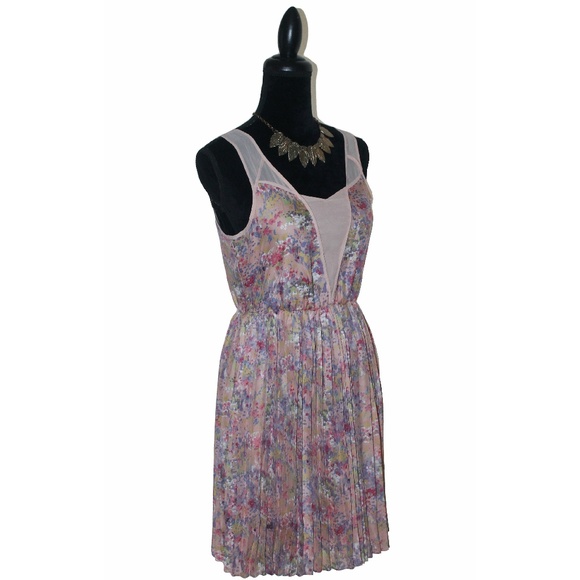 NWOT Lauren Conrad Floral Pleated Dress - Picture 3 of 8